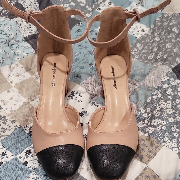 Unique Vintage Black and Cream Heels - Picture 1 of 7